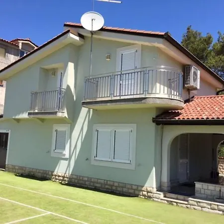 Melosa Villa *